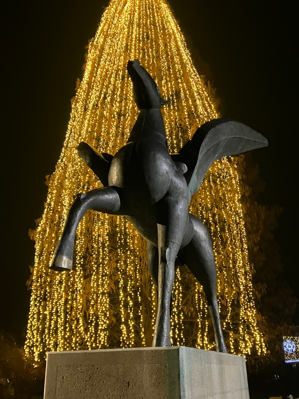 Vesele praznike! (Happy&nbsp;holidays!)